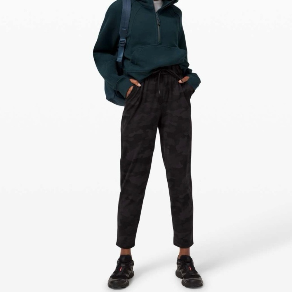 Lululemon Pants 6 Black Camo